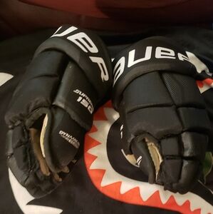Boys Eddie Bauer Hockey gloves